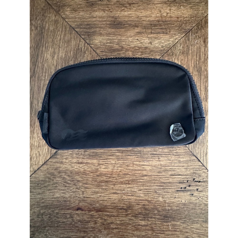 Lululemon Everywhere Belt Bag Black Black LU9AX2S NWT princess cruise